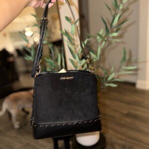 VIRAL Steve Madden Black Shoulder Bag with Gold Accents